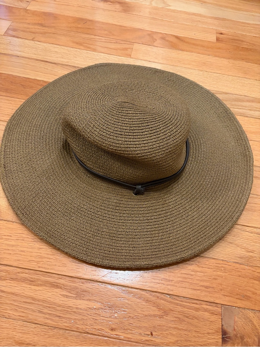 Gold Coast Sunwear Wide Brim Straw Sun Hat in Brown with Black Trim